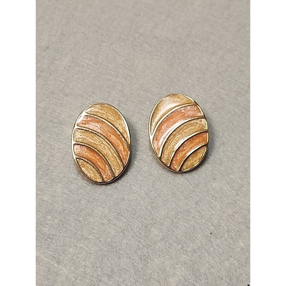 Vintage  Clip On Earrings